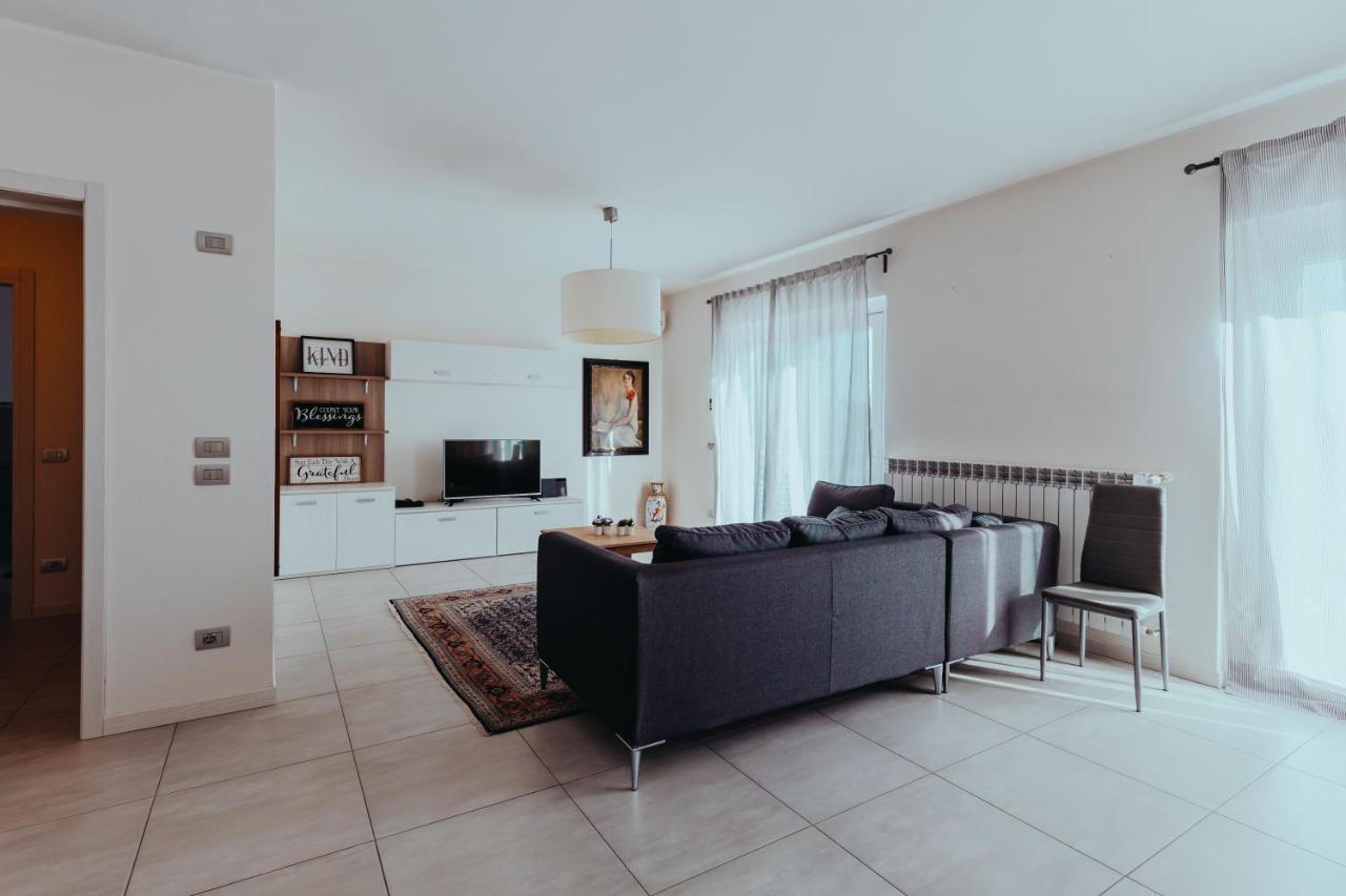 Ferienwohnung The Attico Padenghe sul Garda Exterior foto