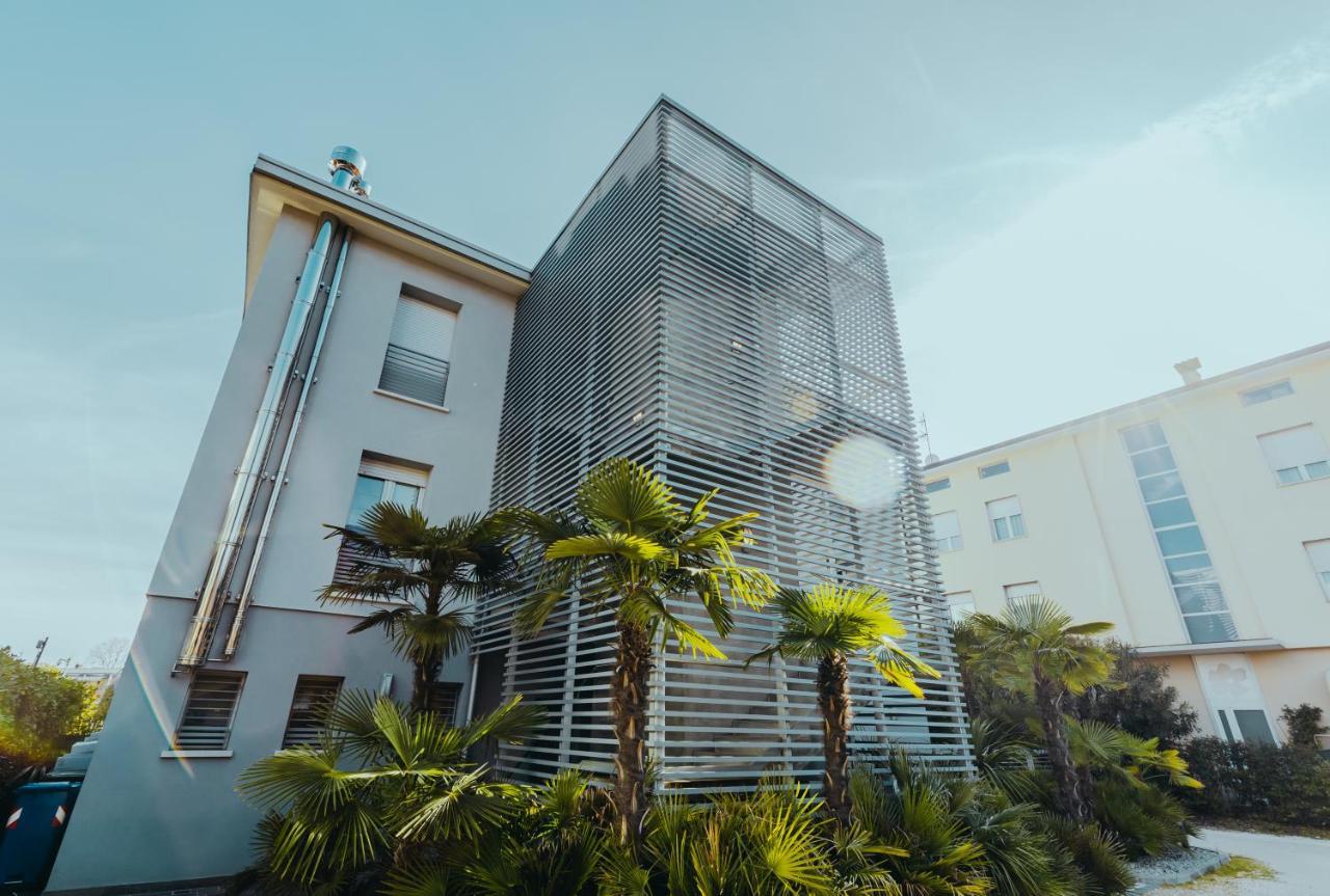 Ferienwohnung The Attico Padenghe sul Garda Exterior foto